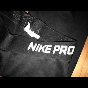 Cropped Nike Leggings